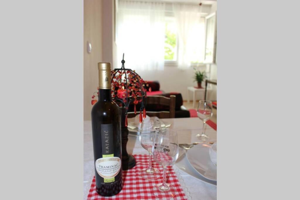 Apartman Old City/beach 13 Minutes Away, Parking, For 4 Split
